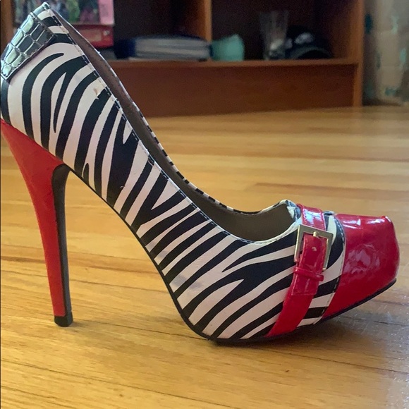 Zebra print heels - Picture 2 of 3
